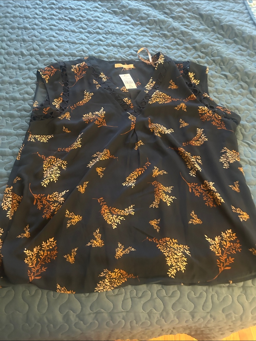 Sleeveless V-Neck Floral Print Women's Top - Navy with Gold Accent